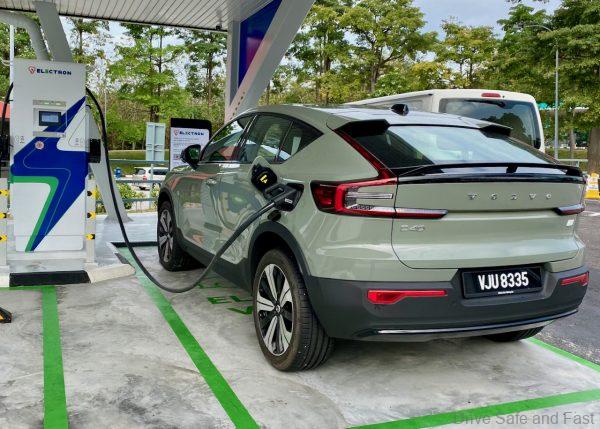 Charging the Volvo C40 at the TNB Electron 90kW DC Fast Charger in Ayer Keroh (Northbound)