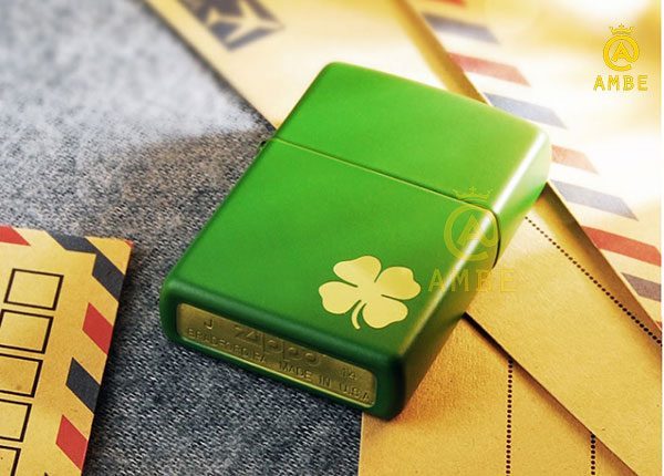 Top Zippo cỏ 4 lá