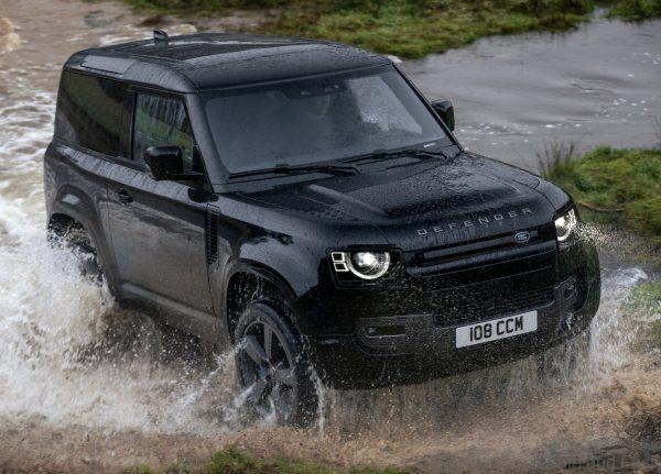 land rover defender 90 V8 exterior action