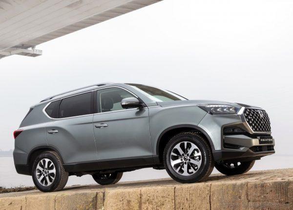 SsangYong Rexton_2020_SUV_side view