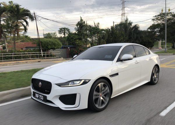 Jaguar XE R-Dynamic_front