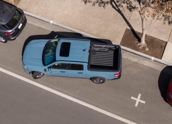 Ford Maverick parallel parking