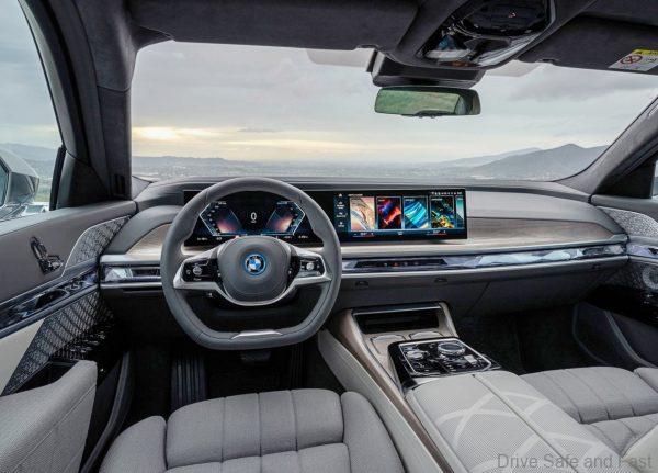 7th gen BMW 7 Series interior cabin