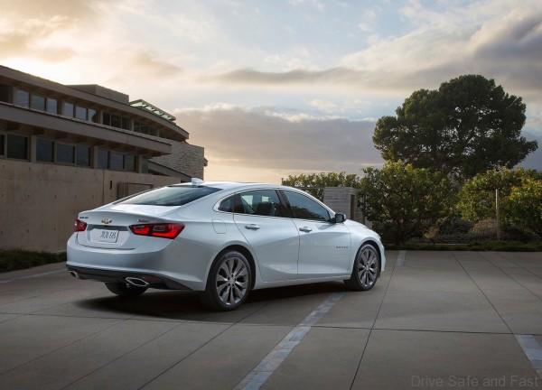 Chevrolet-Malibu_2016_1024x768_wallpaper_03