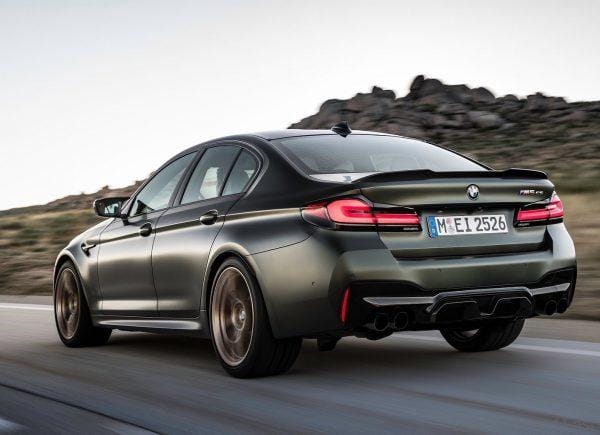 BMW M5 CS_rear moving
