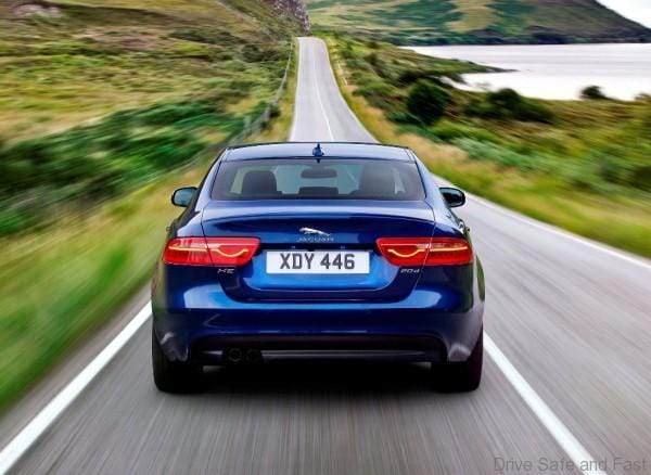 JAGUAR_XE_R_SPORT_DYNAMIC_03
