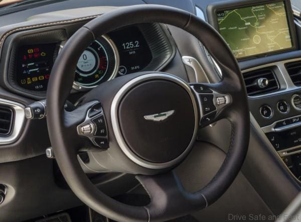 aston_martin_db11_4
