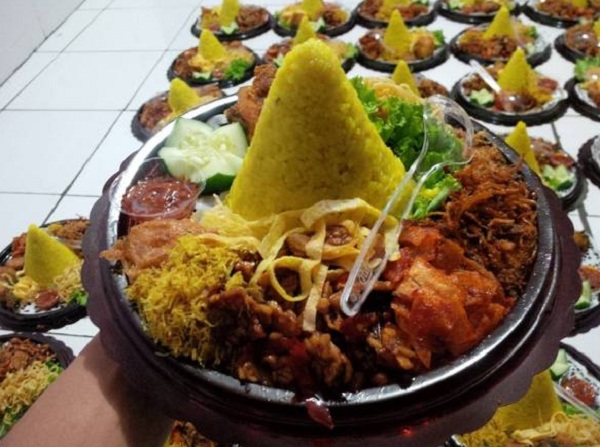Sebagai pelopor tumpeng mini pertama di indonesia, selama 7 tahun kami. Nasi Tumpeng Jakarta Selatan Enak Murah Ukuran Mini