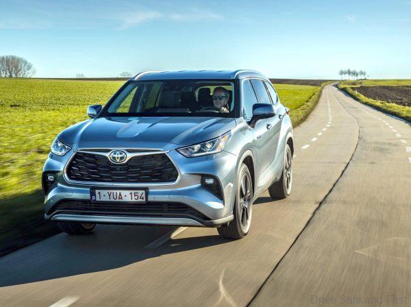 Toyota Highlander Hybrid 2021_highway