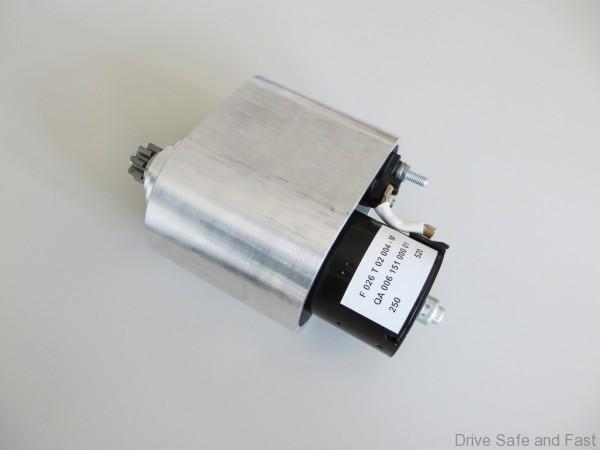 Anlasser für Mercedes-Benz S, SS, SSK, SSKL (W 06). Nachfertigung von Mercedes-Benz Classic in Herstellerqualität, 2016. ; Starter motor for Mercedes-Benz S, SS, SSK, SSKL (W 06). Reproduced by Mercedes-Benz Classic in manufacturer quality, 2016.;