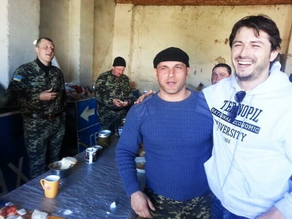Сергей Притула с украинскими солдатами, 2014 год Сергей Притула: еще один комик, подавшийся в политики