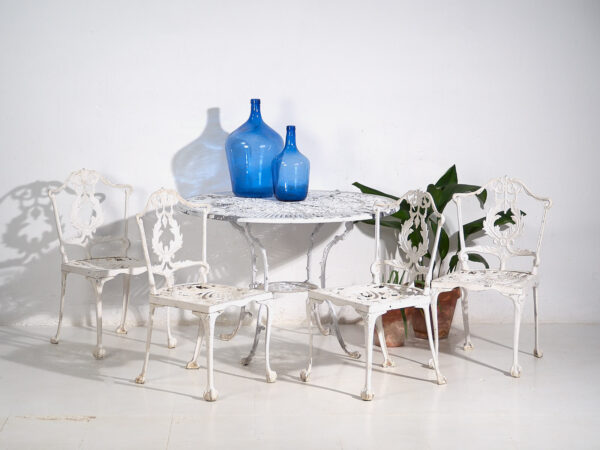 Table et chaises de jardin blanches d'époque (c.1950). Ensemble de 5 pièces