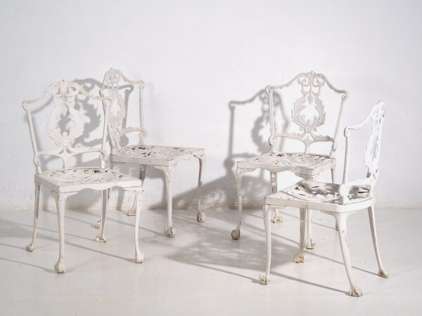 Table et chaises de jardin blanches d'époque (c.1950). Ensemble de 5 pièces