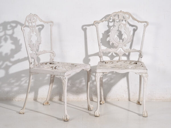 Table et chaises de jardin blanches d'époque (c.1950). Ensemble de 5 pièces