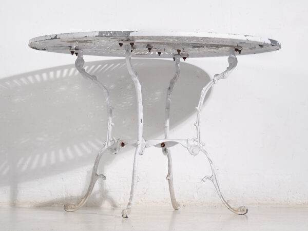 Table et chaises de jardin blanches d'époque (c.1950). Ensemble de 5 pièces