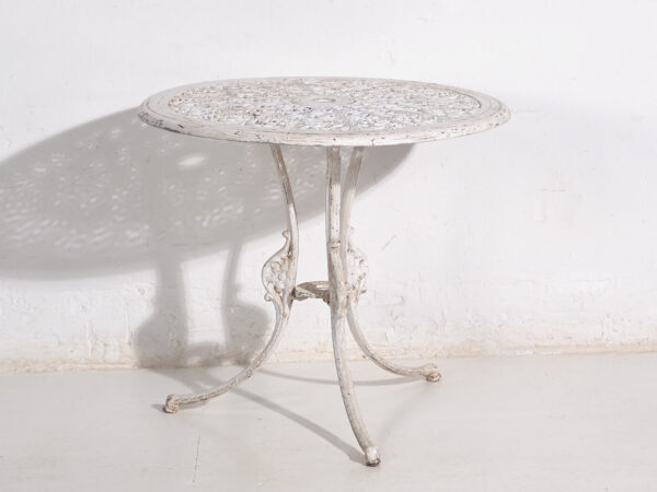 Ensemble table et chaises de jardin Art Nouveau (vers 1950). Ensemble de 5 pièces