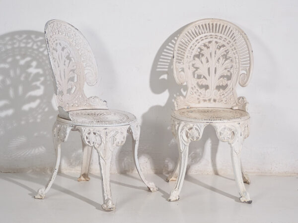 Ensemble table et chaises de jardin Art Nouveau (vers 1950). Ensemble de 5 pièces