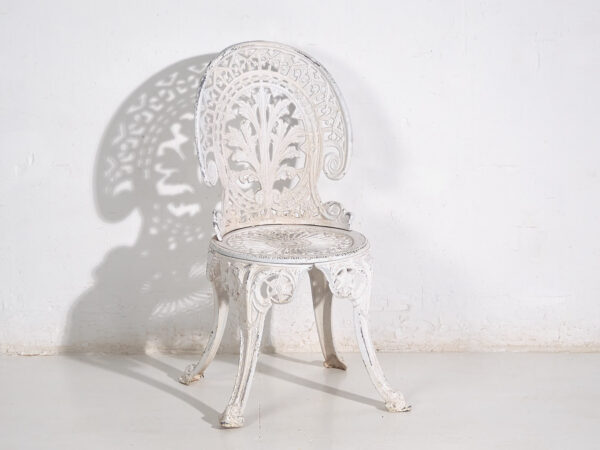 Ensemble table et chaises de jardin Art Nouveau (vers 1950). Ensemble de 5 pièces