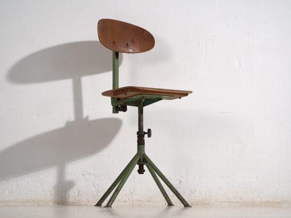 Conjunto de sillas industriales (c.1950). Conjunto de 2 piezas