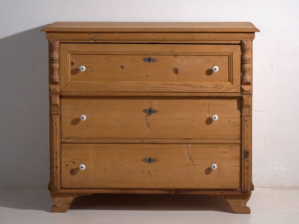 Commode de chambre à coucher ancienne (vers 1920)