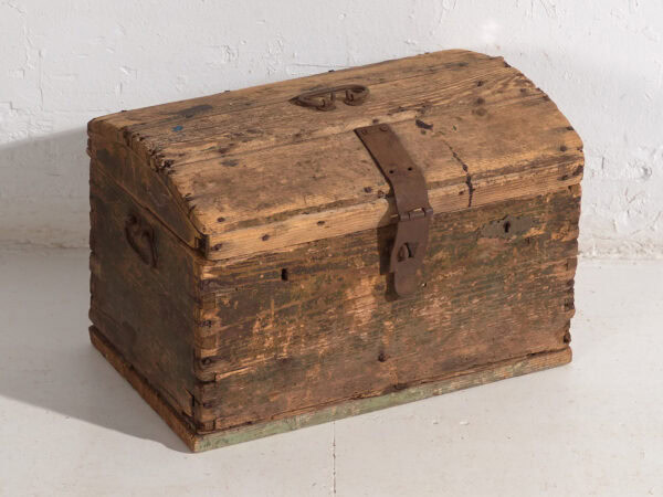 Coffre ancien de style primitif (c.1900) #4