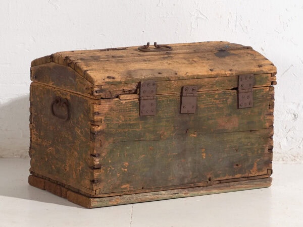 Coffre ancien de style primitif (c.1900) #4