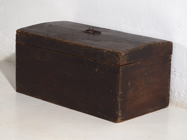 Coffre ancien à patine foncée (c.1920) #10