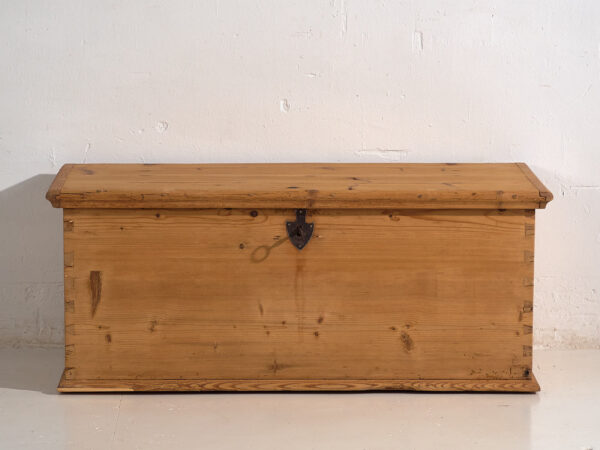 Botte ancienne en bois massif fabriquée à la main (vers 1920)