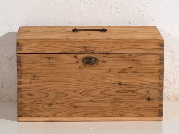 Coffre ancien en bois massif (c.1920) #6