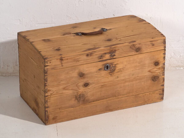 Small antique chest (c.1920) #8