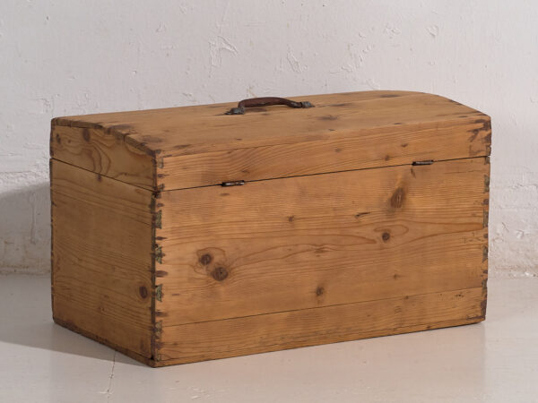 Small antique chest (c.1920) #8