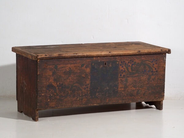 Coffre ancien de style art populaire (vers 1920) #101