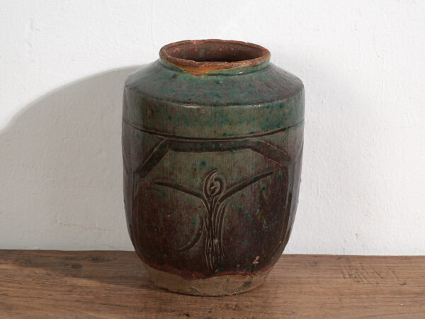 Antiguo jarrón oriental con relieve floral (c.1820) #38