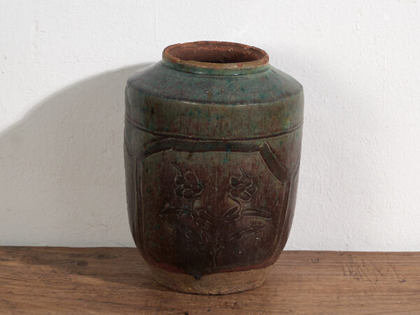 Antiguo jarrón oriental con relieve floral (c.1820) #38