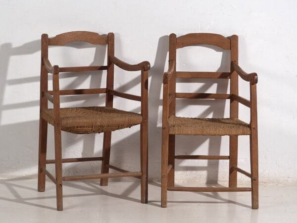 Butacas antiguas de madera de roble (c.1900). Conjunto de 2 piezas