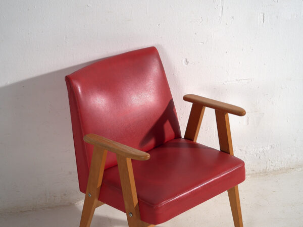 Sillón rojo vintage con reposabrazos (c.1960)