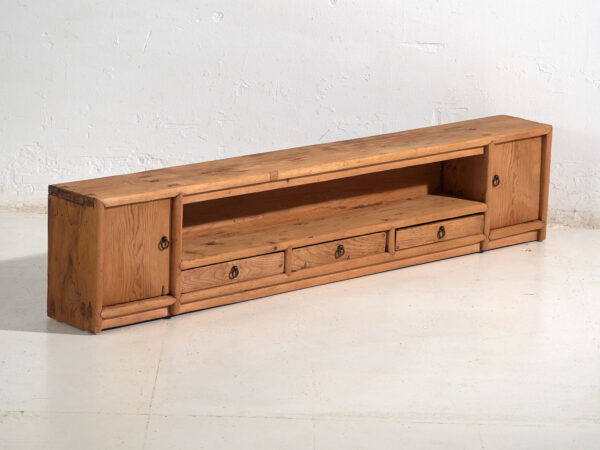 Mueble bajo antiguo de madera maciza – Consola china de Gansu con cajones – circa 1880–1920