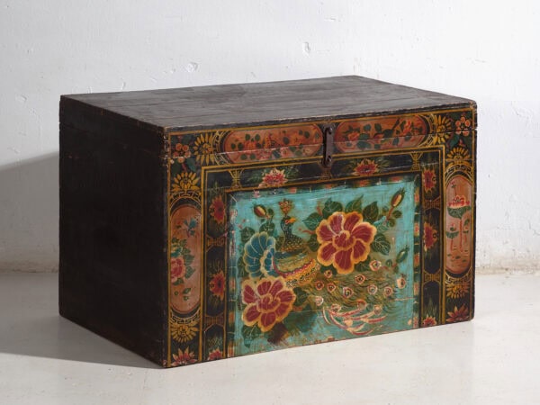 Baúl antiguo chino pintado en madera de pino – China, circa 1900