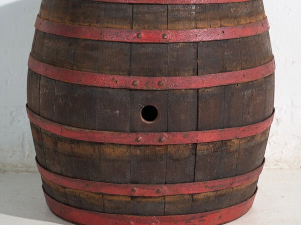 Barrica antigua en madera con aros de hierro – Hungría, circa 1930