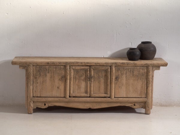 Aparador bajo antiguo en madera de olmo – China, circa 1920