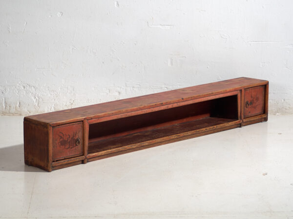 Aparador bajo antiguo pintado en madera de pino - China, c.1930