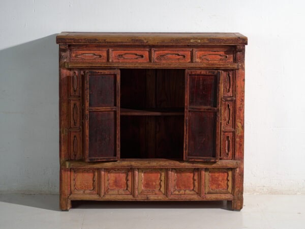 Aparador Shanxi en pino con pintura roja original y cuatro cajones – China, circa 1930