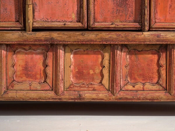 Aparador Shanxi en pino con pintura roja original y cuatro cajones – China, circa 1930