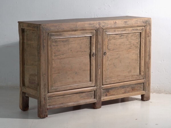 Buffet ancien en bois de pin – Chine, vers 1930