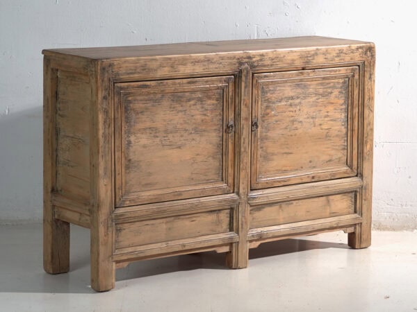 Aparador antiguo en madera de pino – China, circa 1930
