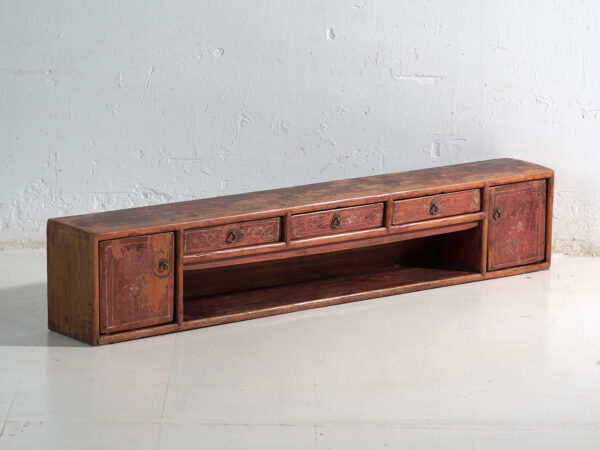 Mueble bajo antiguo pintada en pino – China, circa 1930