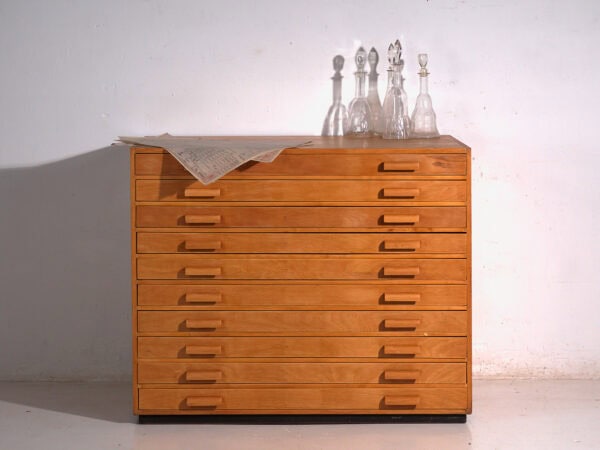 Cajonera de planos antigua en madera de haya – Europa central, circa 1960