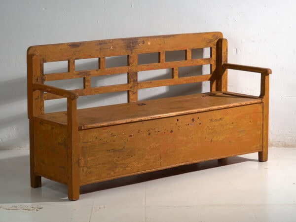 Banco arcón antiguo pintado en madera de pino – Europa central, circa 1920