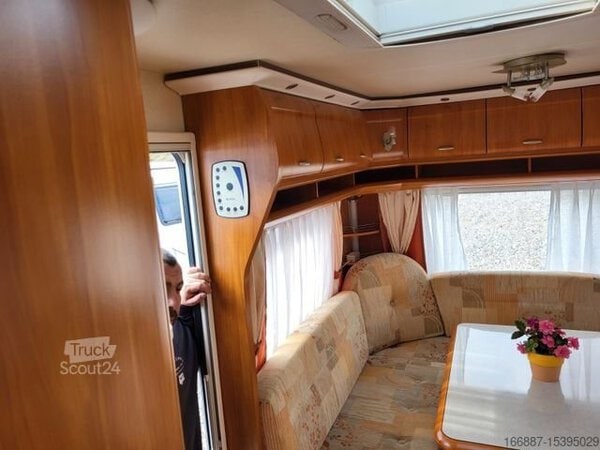 Hobby Excellent 560 UFe – Caravane d'occasion 2009 – Image 24