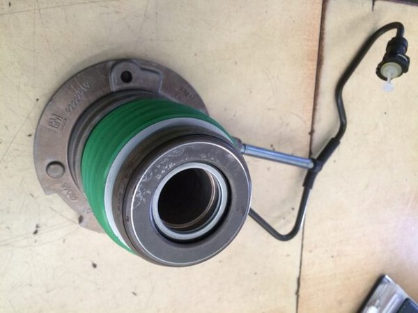 CSC2420 VE V8 CONCENTRIC SLAVE CYLINDER